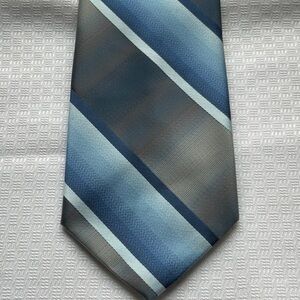 Contemporary Elegant Blue Striped Men's Tie